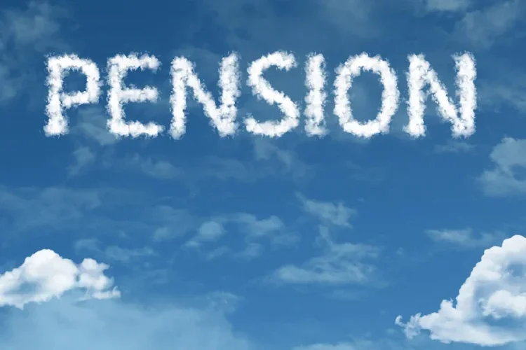 Que faut-il faire lorsque le travailleur est encore sous contrat de travail et d&eacute;cide de prendre sa pension ?