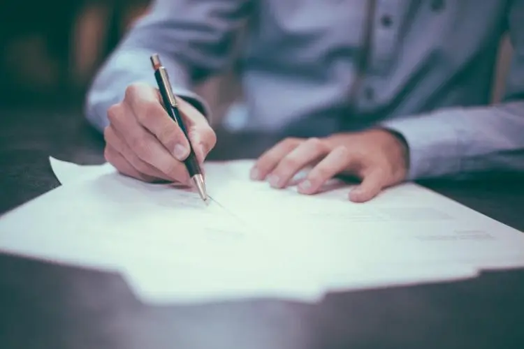Cession d&rsquo;actions : rupture des n&eacute;gociations, responsabilit&eacute; et r&eacute;paration du dommage.
