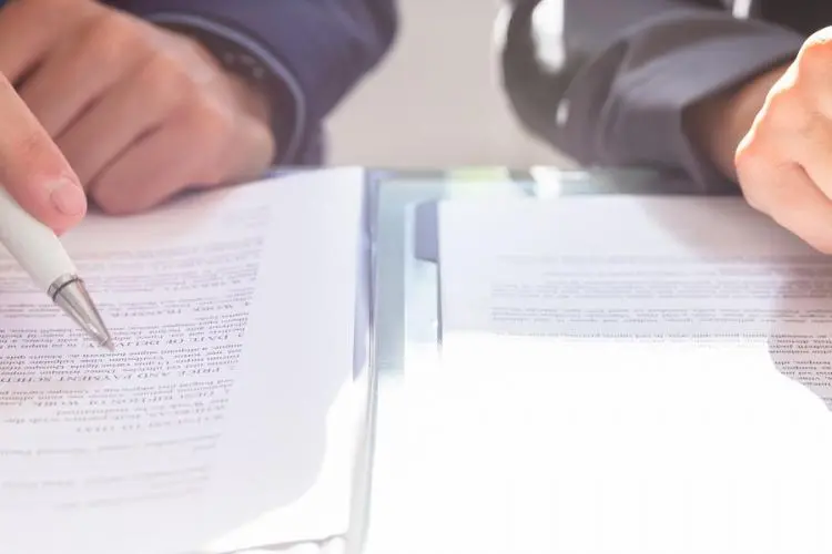 Le renouvellement tacite d&rsquo;un contrat de service conclu par une entreprise &amp; un consommateur (B2C) et entre entreprises (B2B)