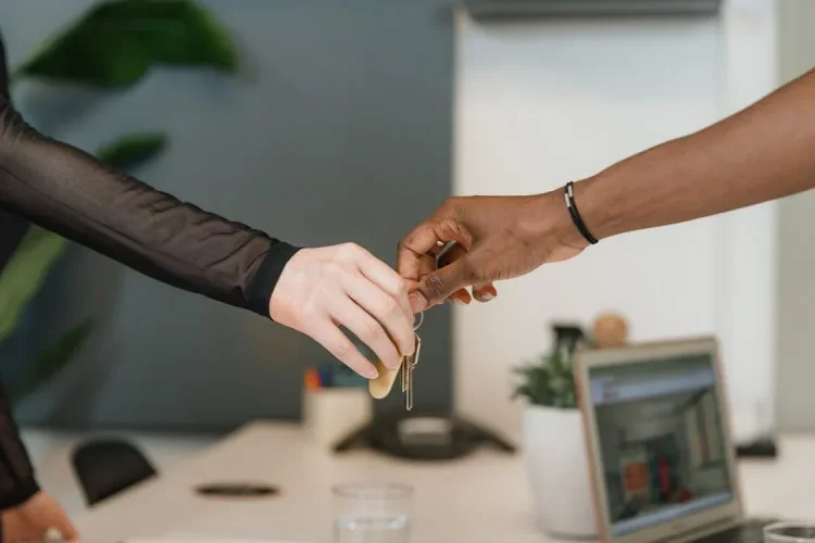 Le transfert d&rsquo;entreprise : quand et comment s&rsquo;applique  la CCT32bis ?