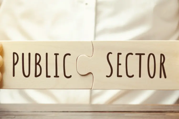 La motivation du licenciement et le licenciement manifestement d&eacute;raisonnable des travailleurs contractuels du secteur public